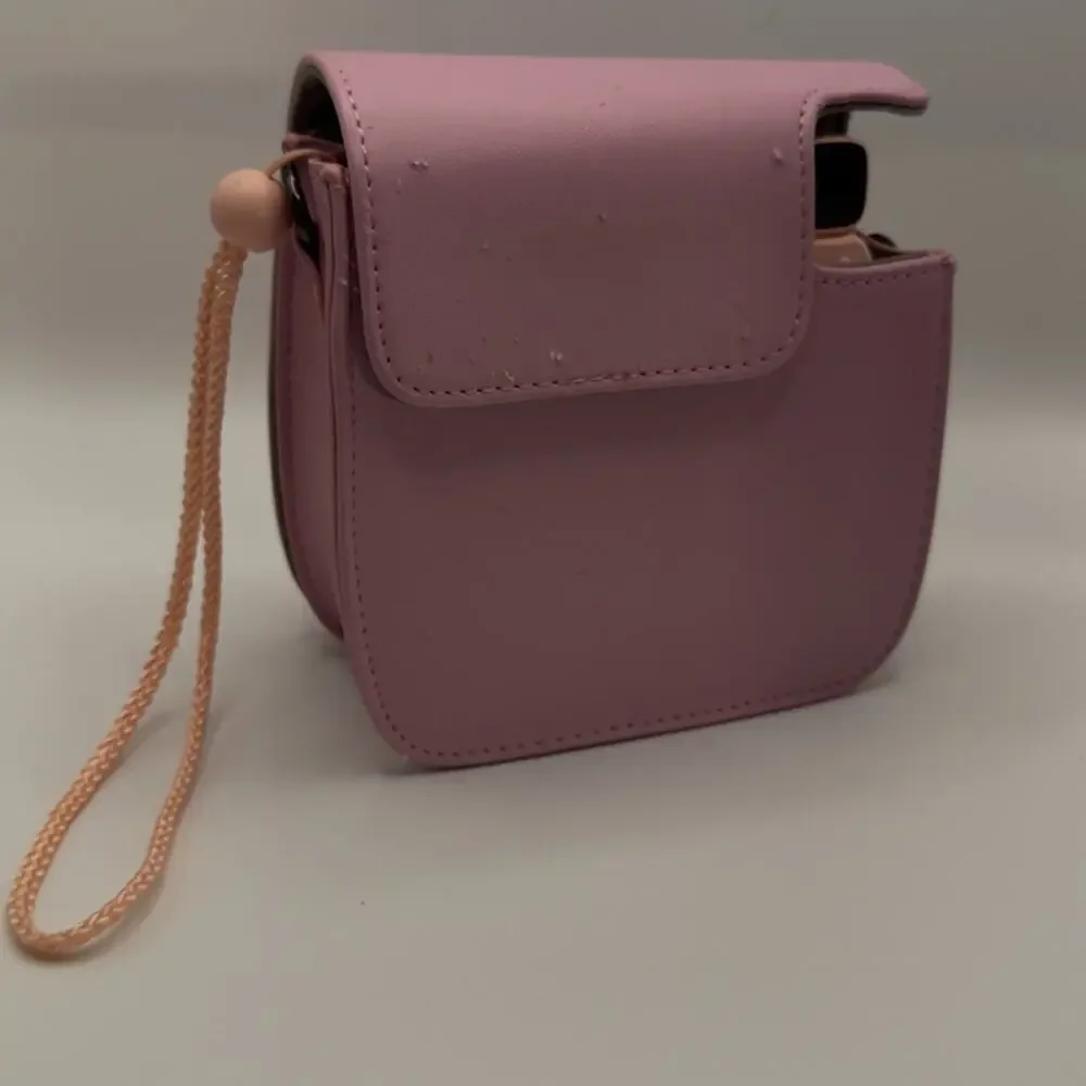 (Z) Fujifilm Instax Mini 9 Instant Camera Blush Pink With Strap and Case